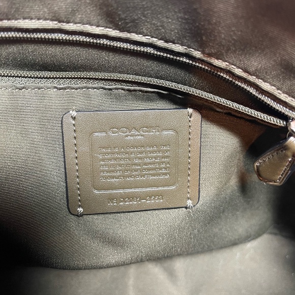 Coach Katy Satchel and Wristlet - Picture 4 of 8